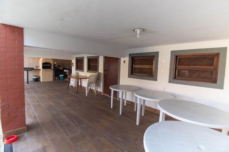 Casa à venda com 300m², 3 quartos e 8 vagas Casa à venda com 300m², 3 quartos e 8 vagasÁrea externa