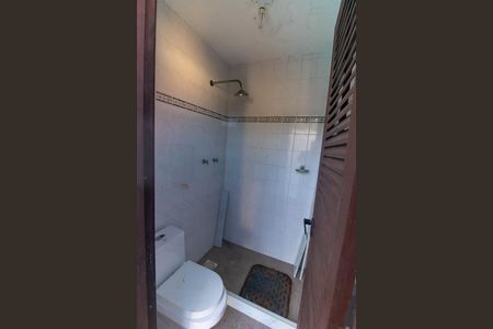 Casa à venda com 300m², 3 quartos e 8 vagas Casa à venda com 300m², 3 quartos e 8 vagasBanheiro Externo