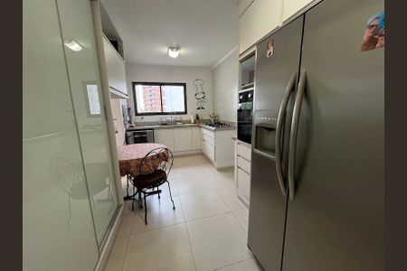 Apartamento à venda com 196m², 3 quartos e 3 vagasCozinha