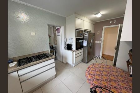 Apartamento à venda com 196m², 3 quartos e 3 vagasCozinha