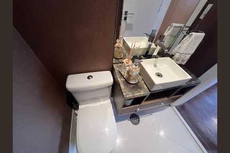 Apartamento à venda com 196m², 3 quartos e 3 vagasLavabo
