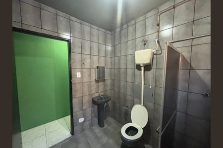 Banheiro de casa para alugar com 2 quartos, 80m² em Vila Silvia, São Paulo