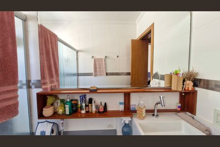 Banheiro de apartamento à venda com 2 quartos, 64m² em Jardim Lallo, São Paulo