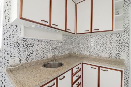Apartamento à venda com 81m², 3 quartos e 1 vaga Apartamento à venda com 81m², 3 quartos e 1 vagaCozinha e Área de Serviço/Banheiro de serviço
