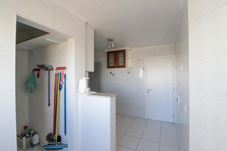 Apartamento à venda com 81m², 3 quartos e 1 vaga Apartamento à venda com 81m², 3 quartos e 1 vagaCozinha e Área de Serviço/Banheiro de serviço