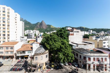 Apartamento à venda com 80m², 2 quartos e sem vagaVista