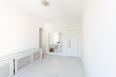 Apartamento à venda com 80m², 2 quartos e sem vagaSala