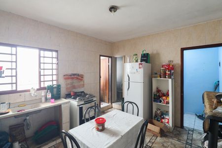 Casa à venda com 120m², 6 quartos e 1 vaga Casa à venda com 120m², 6 quartos e 1 vagaCozinha casa 4