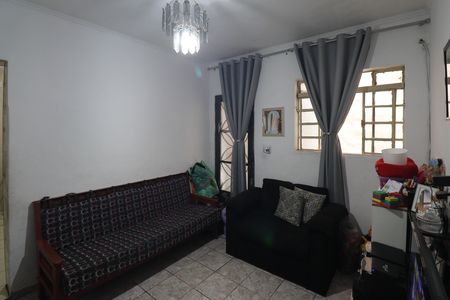 Casa à venda com 120m², 6 quartos e 1 vaga Casa à venda com 120m², 6 quartos e 1 vagaSala casa 3