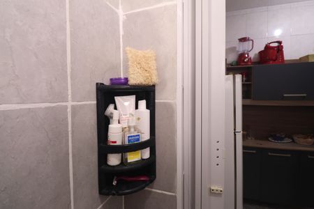 Casa à venda com 120m², 6 quartos e 1 vaga Casa à venda com 120m², 6 quartos e 1 vagaBnaheiro casa 4