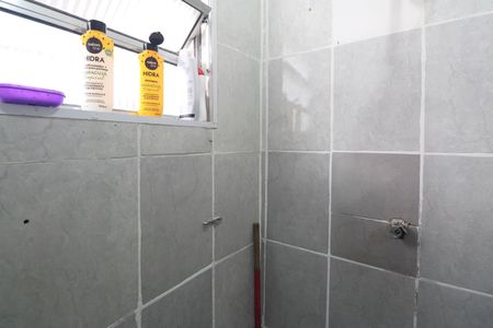 Casa à venda com 120m², 6 quartos e 1 vaga Casa à venda com 120m², 6 quartos e 1 vagaBnaheiro casa 4