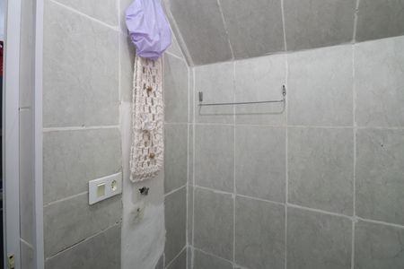 Casa à venda com 120m², 6 quartos e 1 vaga Casa à venda com 120m², 6 quartos e 1 vagaBnaheiro casa 4