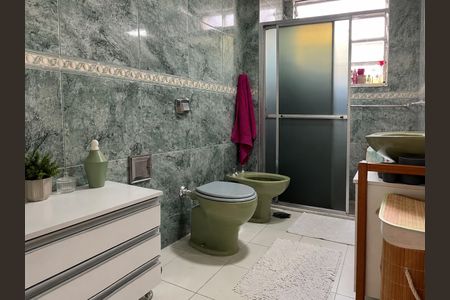 Apartamento à venda com 100m², 2 quartos e sem vaga Apartamento à venda com 100m², 2 quartos e sem vagaBanheiro