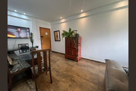 Apartamento à venda com 75m², 2 quartos e 2 vagas Apartamento à venda com 75m², 2 quartos e 2 vagasSala