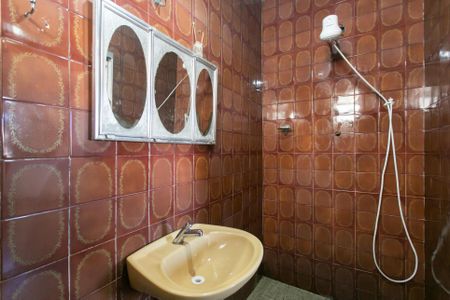 Casa à venda com 60m², 2 quartos e 2 vagasBanheiro 1 