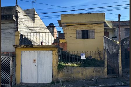Casa à venda com 60m², 2 quartos e 2 vagasFachada 
