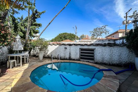 Casa à venda com 250m², 3 quartos e 2 vagasPiscina