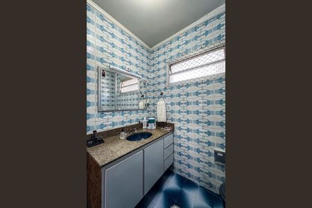 Casa à venda com 250m², 3 quartos e 2 vagasBanheiro