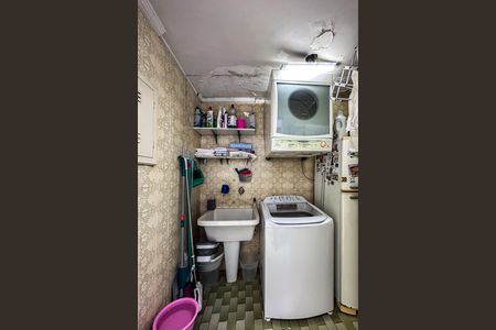 Casa à venda com 250m², 3 quartos e 2 vagasÁrea de Serviço