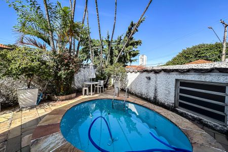 Casa à venda com 250m², 3 quartos e 2 vagasPiscina