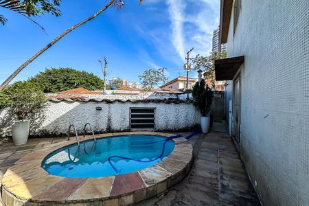 Casa à venda com 250m², 3 quartos e 2 vagasPiscina