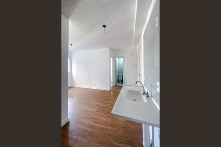 Apartamento para alugar com 34m², 2 quartos e sem vaga Apartamento para alugar com 34m², 2 quartos e sem vagaCozinha e Área de Serviço