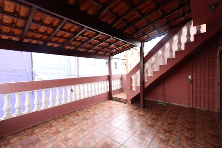 Casa à venda com 265m², 4 quartos e 2 vagas Casa à venda com 265m², 4 quartos e 2 vagasVaranda