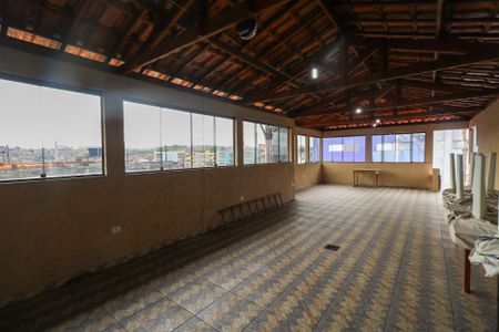 Casa à venda com 265m², 4 quartos e 2 vagas Casa à venda com 265m², 4 quartos e 2 vagasTerraço