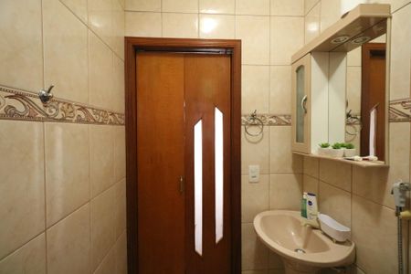 Casa à venda com 265m², 4 quartos e 2 vagas Casa à venda com 265m², 4 quartos e 2 vagasBanheiro da Suíte