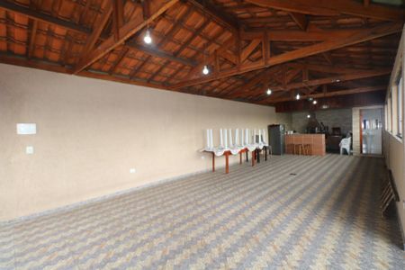 Casa à venda com 265m², 4 quartos e 2 vagas Casa à venda com 265m², 4 quartos e 2 vagasTerraço
