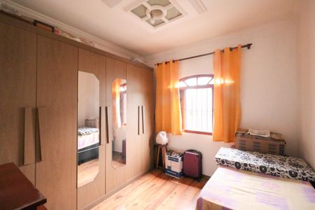 Casa à venda com 265m², 4 quartos e 2 vagas Casa à venda com 265m², 4 quartos e 2 vagasQuarto 2