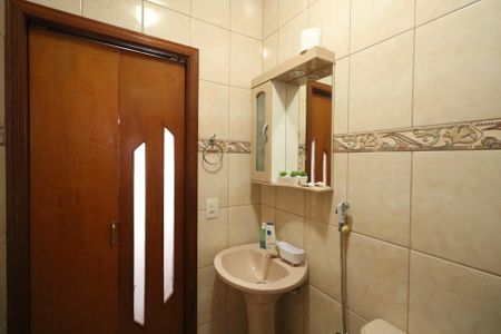 Casa à venda com 265m², 4 quartos e 2 vagas Casa à venda com 265m², 4 quartos e 2 vagasBanheiro da Suíte