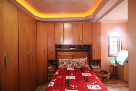 Casa à venda com 265m², 4 quartos e 2 vagas Casa à venda com 265m², 4 quartos e 2 vagasSuíte