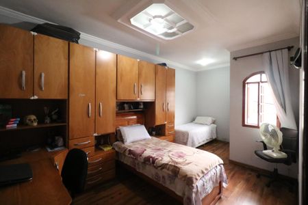 Casa à venda com 265m², 4 quartos e 2 vagas Casa à venda com 265m², 4 quartos e 2 vagasQuarto 3