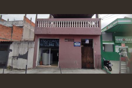 Casa à venda com 265m², 4 quartos e 2 vagas Casa à venda com 265m², 4 quartos e 2 vagasFachada