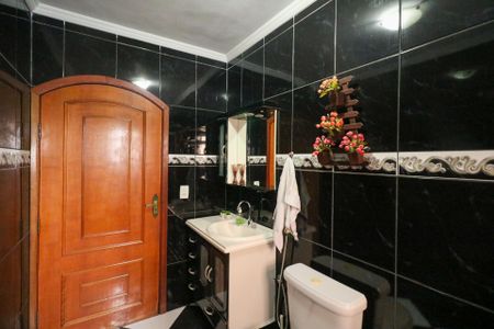 Casa à venda com 265m², 4 quartos e 2 vagas Casa à venda com 265m², 4 quartos e 2 vagasBanheiro Social 2