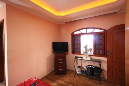 Casa à venda com 265m², 4 quartos e 2 vagas Casa à venda com 265m², 4 quartos e 2 vagasSuíte