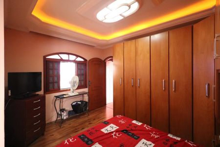 Casa à venda com 265m², 4 quartos e 2 vagas Casa à venda com 265m², 4 quartos e 2 vagasSuíte
