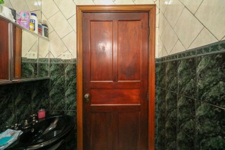 Casa à venda com 265m², 4 quartos e 2 vagas Casa à venda com 265m², 4 quartos e 2 vagasBanheiro Social