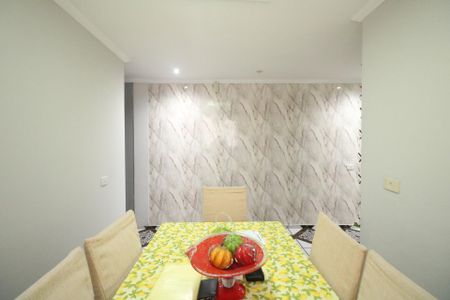 Casa à venda com 265m², 4 quartos e 2 vagas Casa à venda com 265m², 4 quartos e 2 vagasSala de Jantar