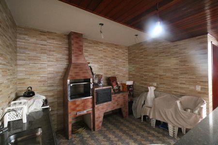 Casa à venda com 265m², 4 quartos e 2 vagas Casa à venda com 265m², 4 quartos e 2 vagasChurrasqueira