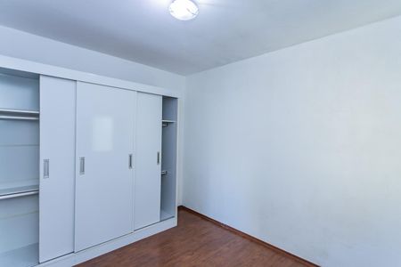 Casa à venda com 134m², 3 quartos e 4 vagas Casa à venda com 134m², 3 quartos e 4 vagasQuarto