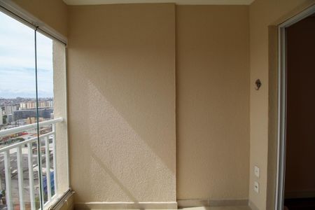 Apartamento à venda com 70m², 2 quartos e 1 vaga Apartamento à venda com 70m², 2 quartos e 1 vagaVaranda