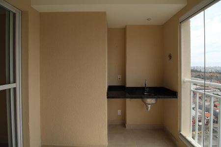 Apartamento à venda com 70m², 2 quartos e 1 vaga Apartamento à venda com 70m², 2 quartos e 1 vagaVaranda