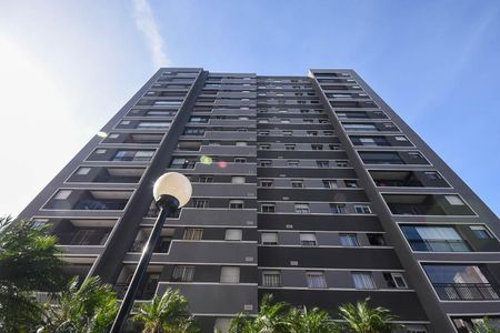 Apartamento para alugar com 44m², 2 quartos e 1 vaga Apartamento para alugar com 44m², 2 quartos e 1 vagaFachada