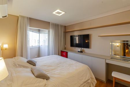 Apartamento à venda com 190m², 4 quartos e 3 vagas Apartamento à venda com 190m², 4 quartos e 3 vagasSuíte 2