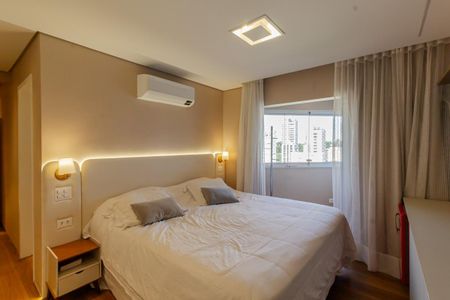 Apartamento à venda com 190m², 4 quartos e 3 vagas Apartamento à venda com 190m², 4 quartos e 3 vagasSuíte 2