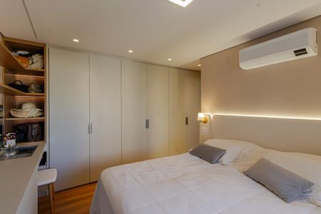 Apartamento à venda com 190m², 4 quartos e 3 vagas Apartamento à venda com 190m², 4 quartos e 3 vagasSuíte 2