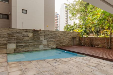 Apartamento à venda com 190m², 4 quartos e 3 vagas Apartamento à venda com 190m², 4 quartos e 3 vagasÁrea comum - Piscina