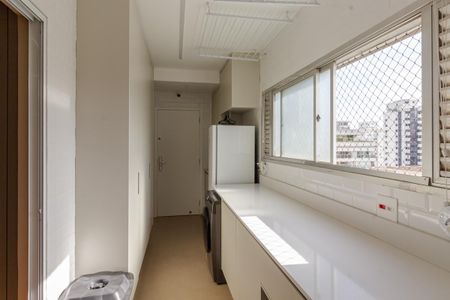 Apartamento à venda com 190m², 4 quartos e 3 vagas Apartamento à venda com 190m², 4 quartos e 3 vagasÁrea de Serviço
